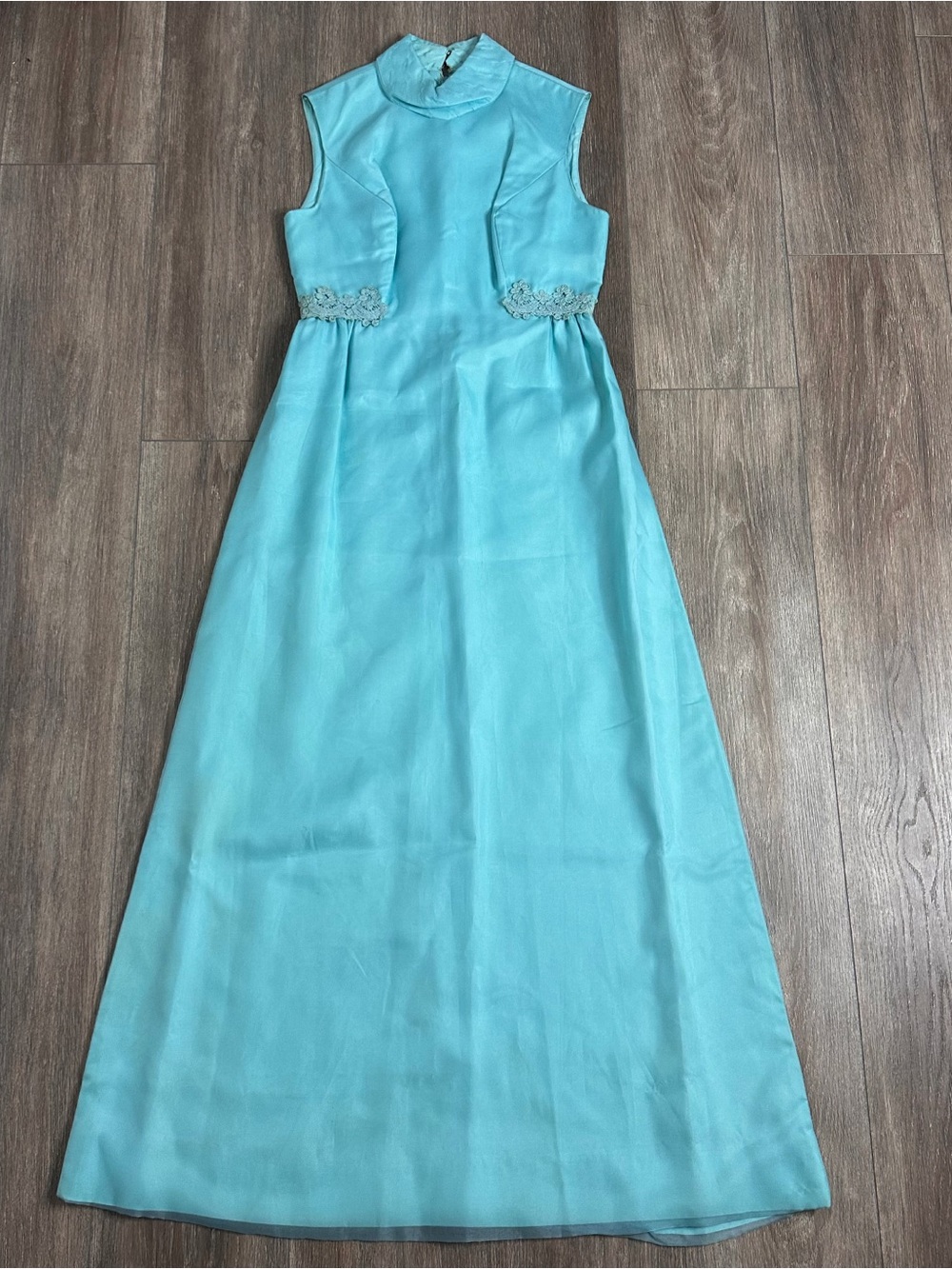 Vintage 1960s seafood green dress